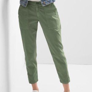 NWT - Gap Girlfriend Crop Pants - Army Green, 8.